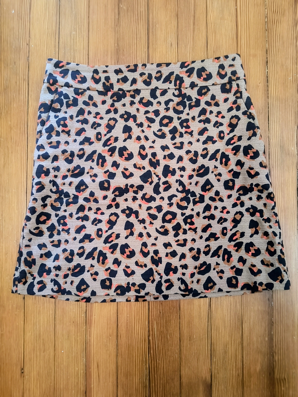 Loft Outlet Leopard Print A-Line Women's Skirt in Beige and Black
